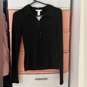 H&M Long SleeveTop. Size XS.Color black.